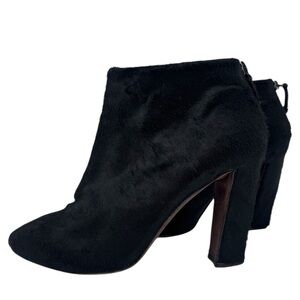 EL black pony-style calfskin ankle boots with a block heel and rear zip closure